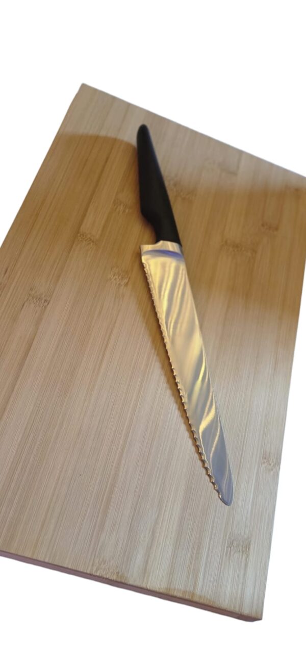 te huur broodplank met broodmes