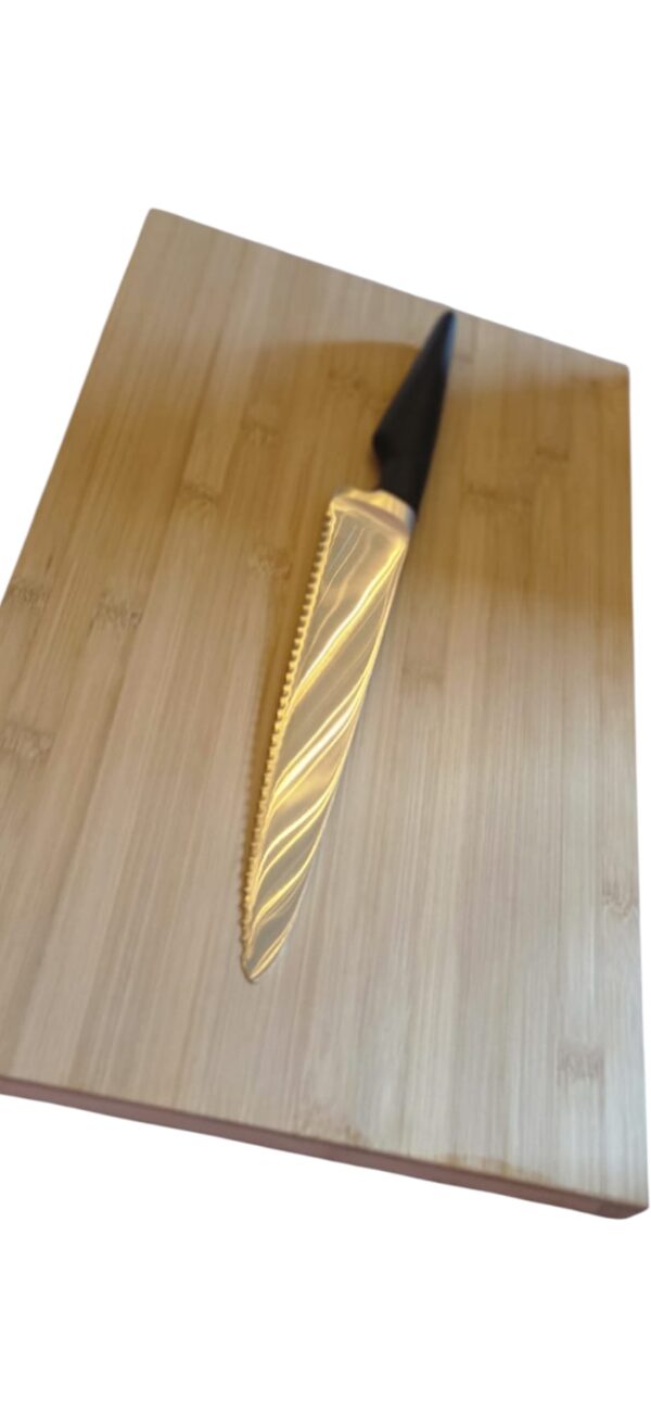 te huur broodplank met broodmes